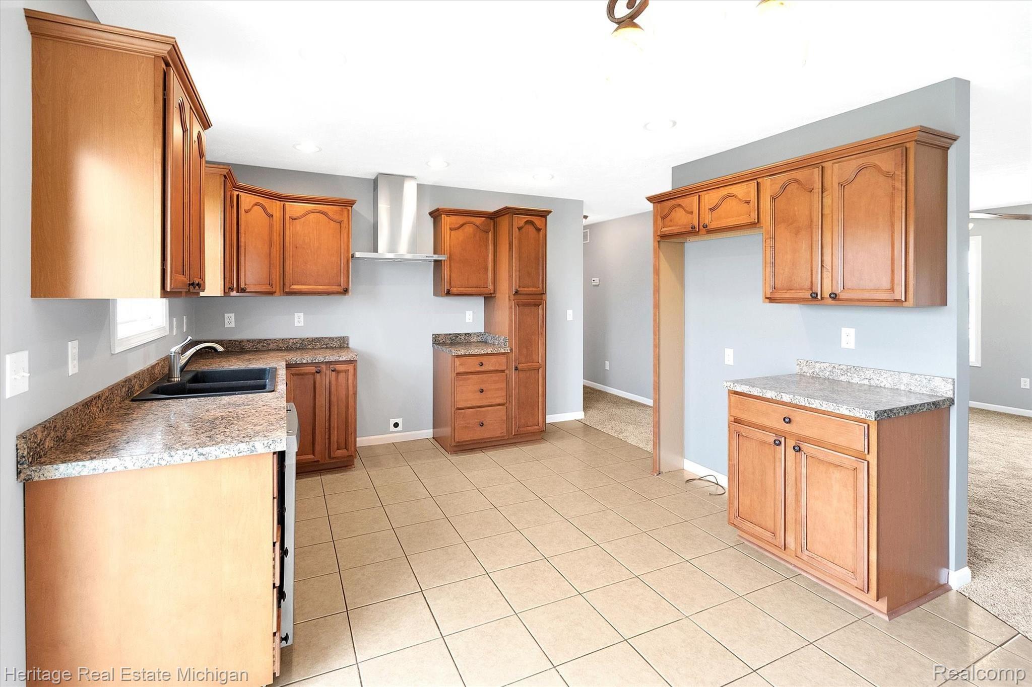 2730 Krouse Road Owosso, MI 48867 - Photo 9 of 45 Kitchen