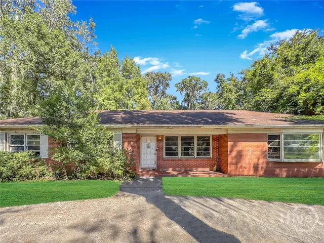 $220,400 | 1918 East 63rd Street, Savannah, GA 31404