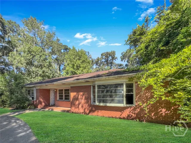 $220,400 | 1918 East 63rd Street, Savannah, GA 31404