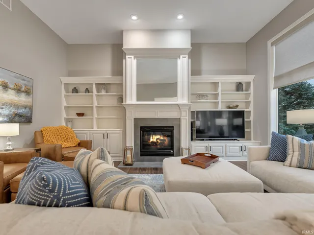 $729,900 | 9116 Metea Vly Crossing, Leo, IN 46765