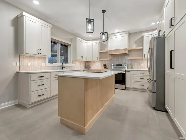 $729,900 | 9116 Metea Vly Crossing, Leo, IN 46765