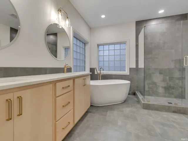 $729,900 | 9116 Metea Vly Crossing, Leo, IN 46765