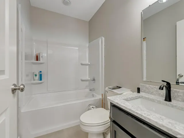 $729,900 | 9116 Metea Vly Crossing, Leo, IN 46765