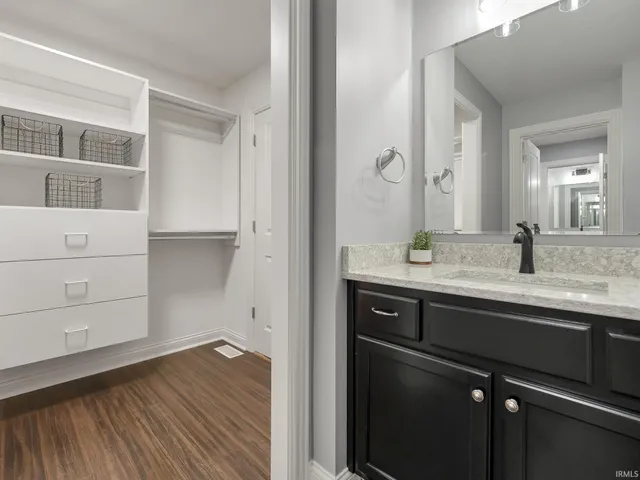 $729,900 | 9116 Metea Vly Crossing, Leo, IN 46765