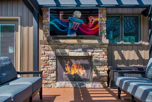 $729,900 | 9116 Metea Vly Crossing, Leo, IN 46765