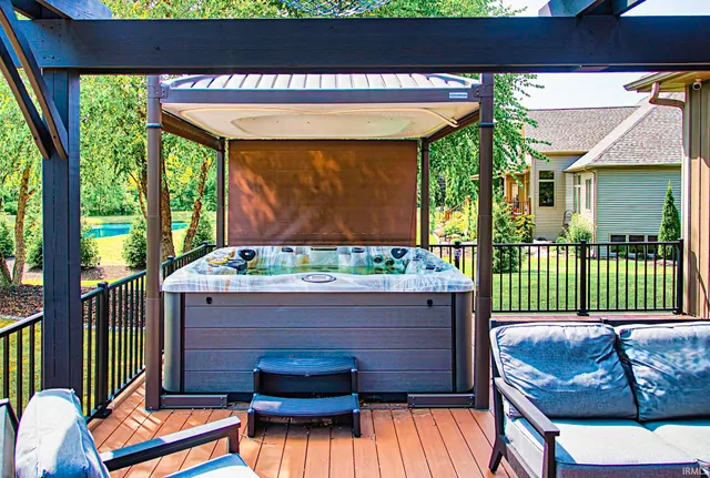 $729,900 | 9116 Metea Vly Crossing, Leo, IN 46765