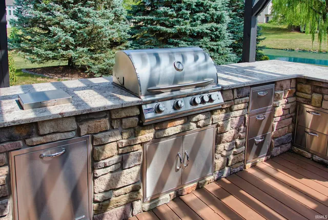 $729,900 | 9116 Metea Vly Crossing, Leo, IN 46765