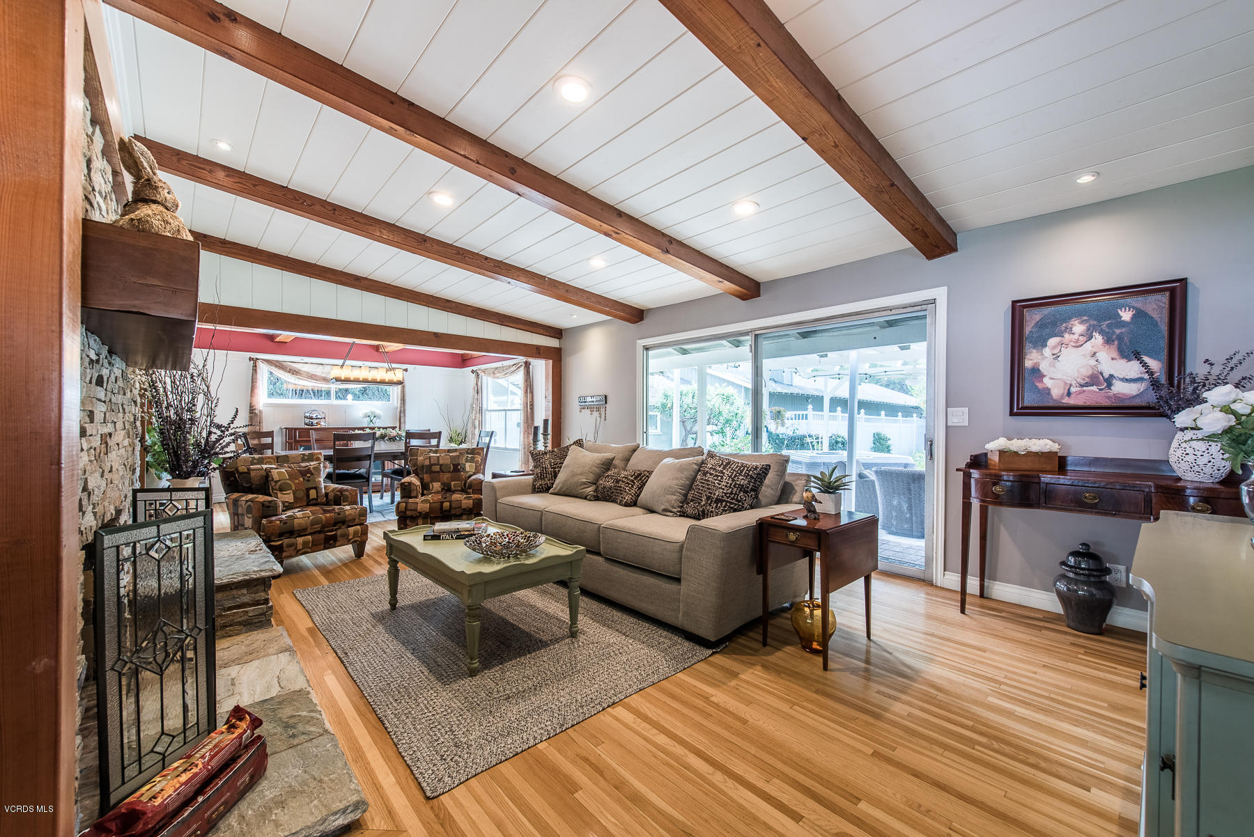 4310 Eve Road Simi Valley, CA 93063 - Photo 22 of 41 Living Room