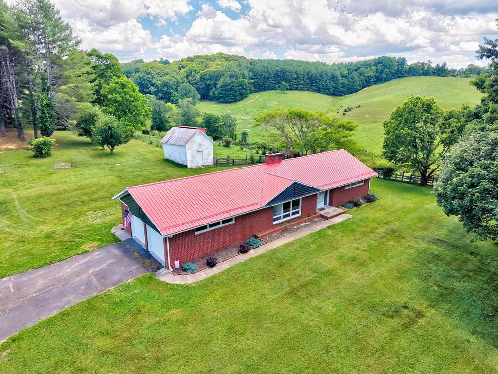 714 Justice Road Galax, VA 24333 - Photo 12 of 49 Gallery Image 12