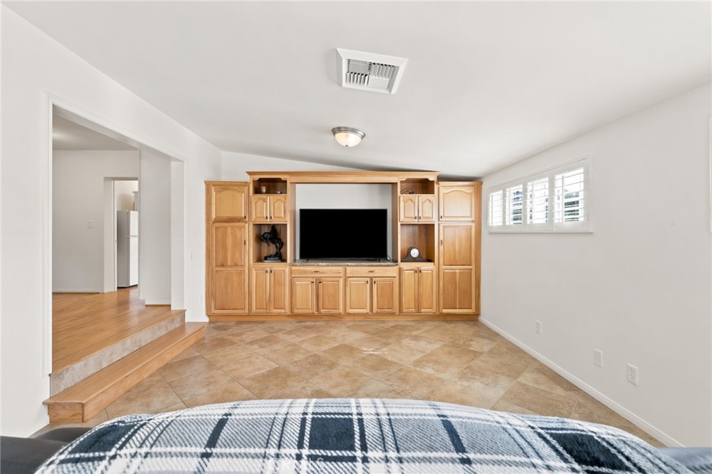 1869 Country Club Road Thousand Oaks, CA 91360 - Photo 18 of 35
