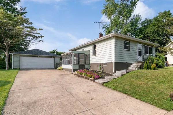 $155,000 | 1880 Adelaide Boulevard, Akron, OH 44305
