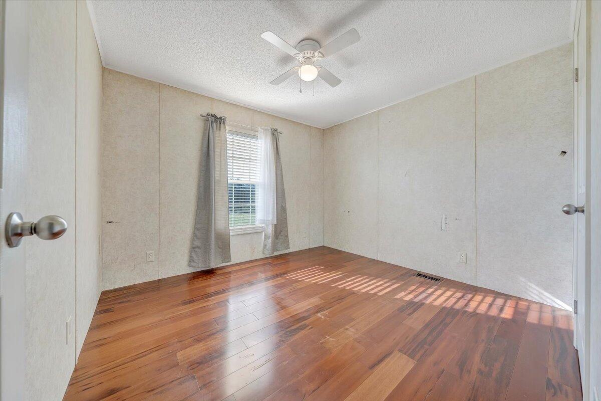 9233 Newport Road Catawba, VA 24070 - Photo 17 of 33 17-MIB08017