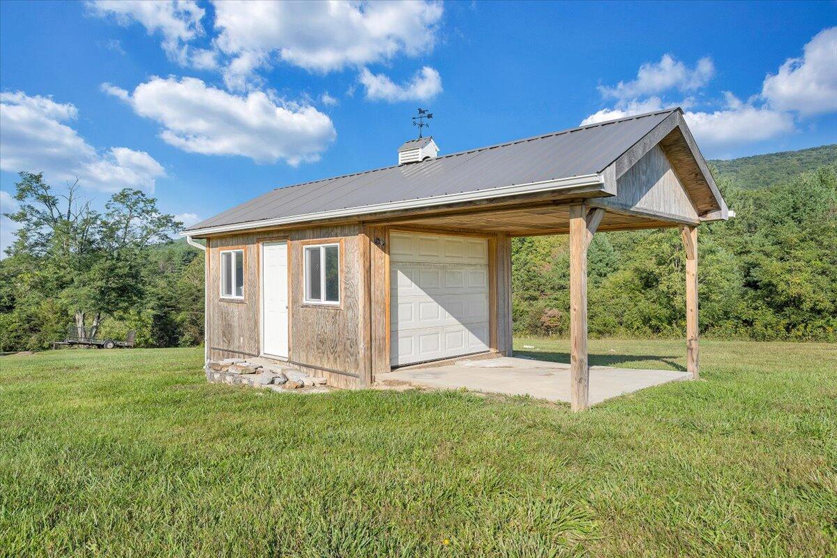 9233 Newport Road Catawba, VA 24070 - Photo 22 of 33 22-MIB08032