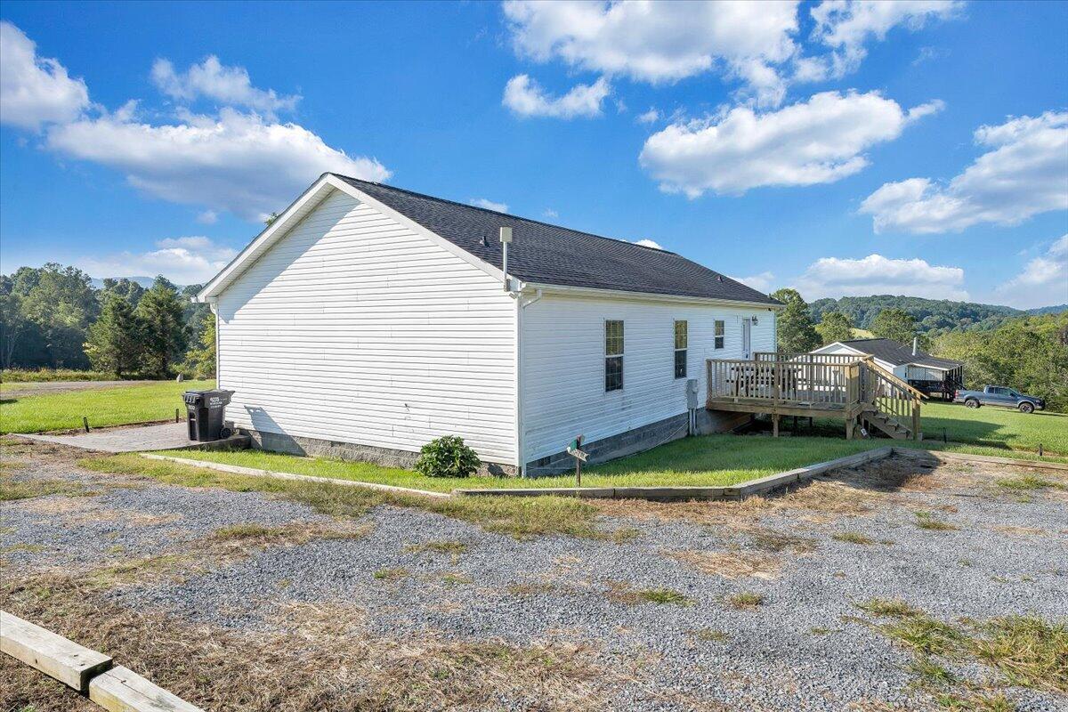 9233 Newport Road Catawba, VA 24070 - Photo 31 of 33 31-MIB08062