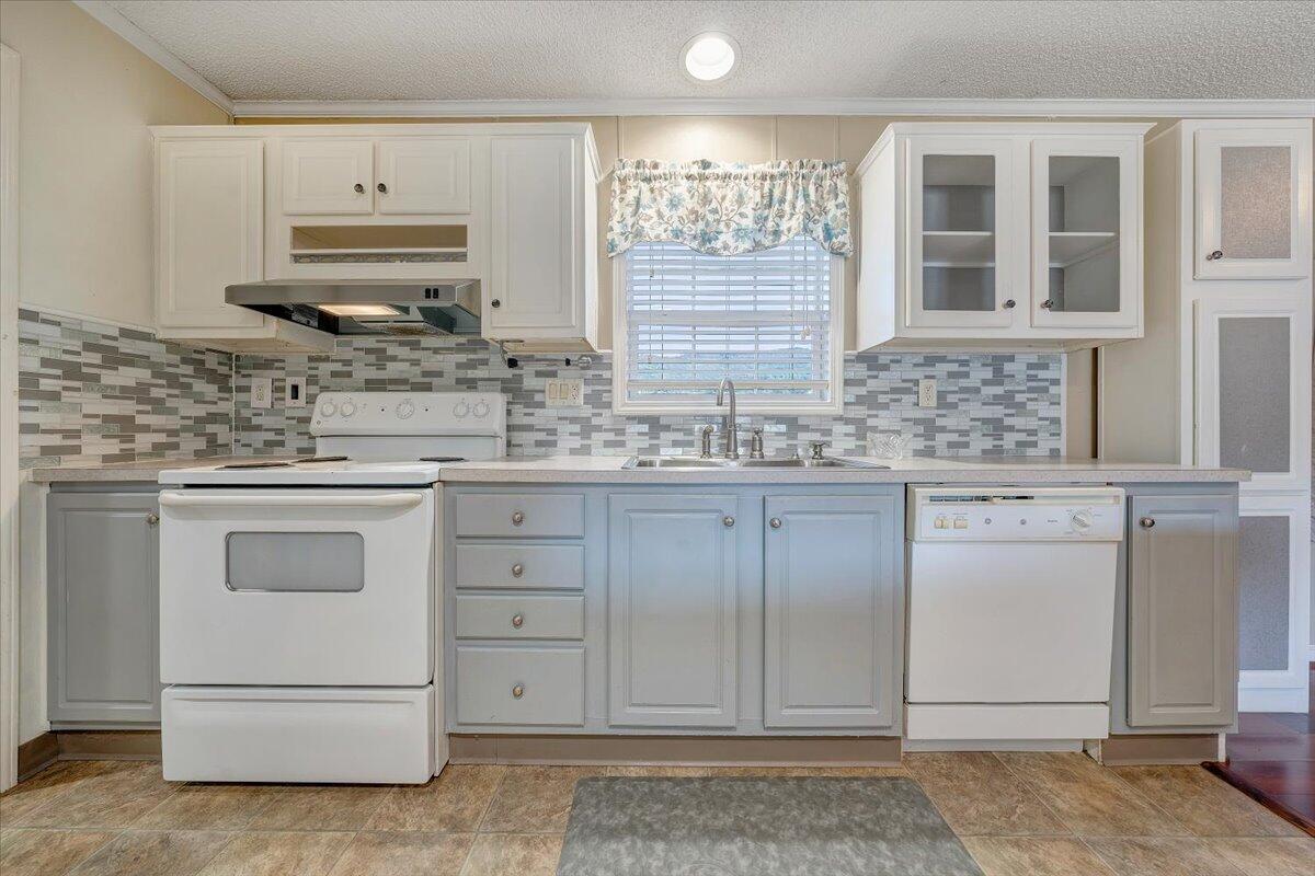9233 Newport Road Catawba, VA 24070 - Photo 10 of 33 10-MIB07996