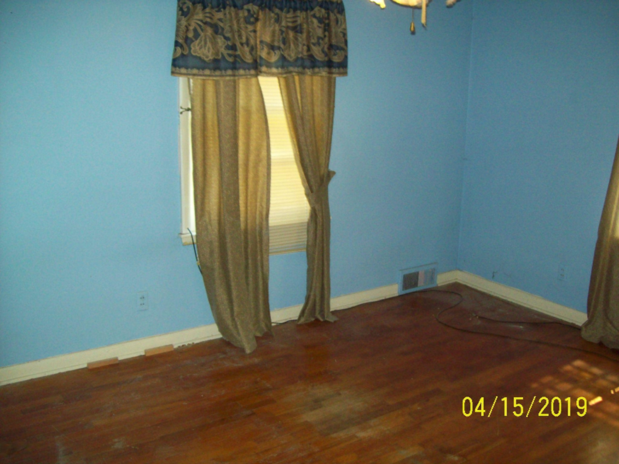 1816 Commonwealth Road Benton Harbor, MI 49022 - Photo 9 of 18 102_6935