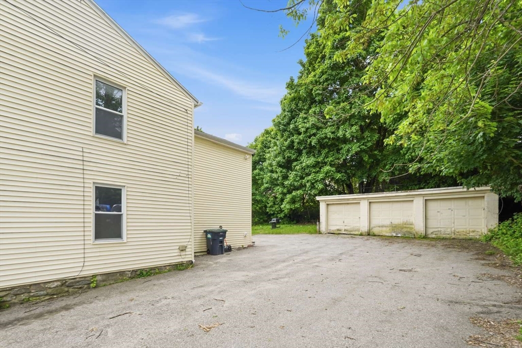 33 Union Street Southbridge, MA 01550 - Photo 3 of 20