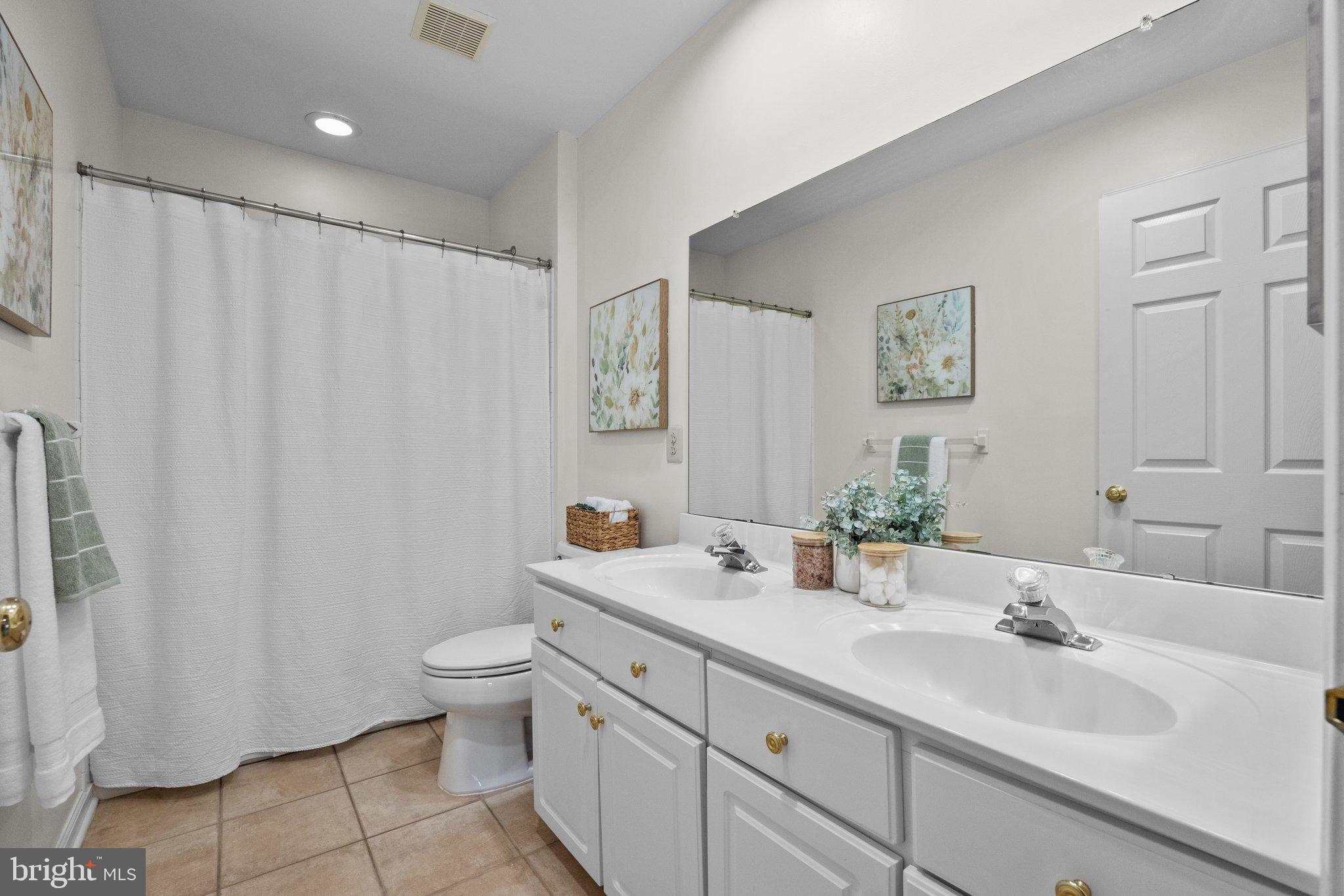 1106 Bancroft Lane Yardley, PA 19067 - Photo 44 of 50 Hallway Full Bath