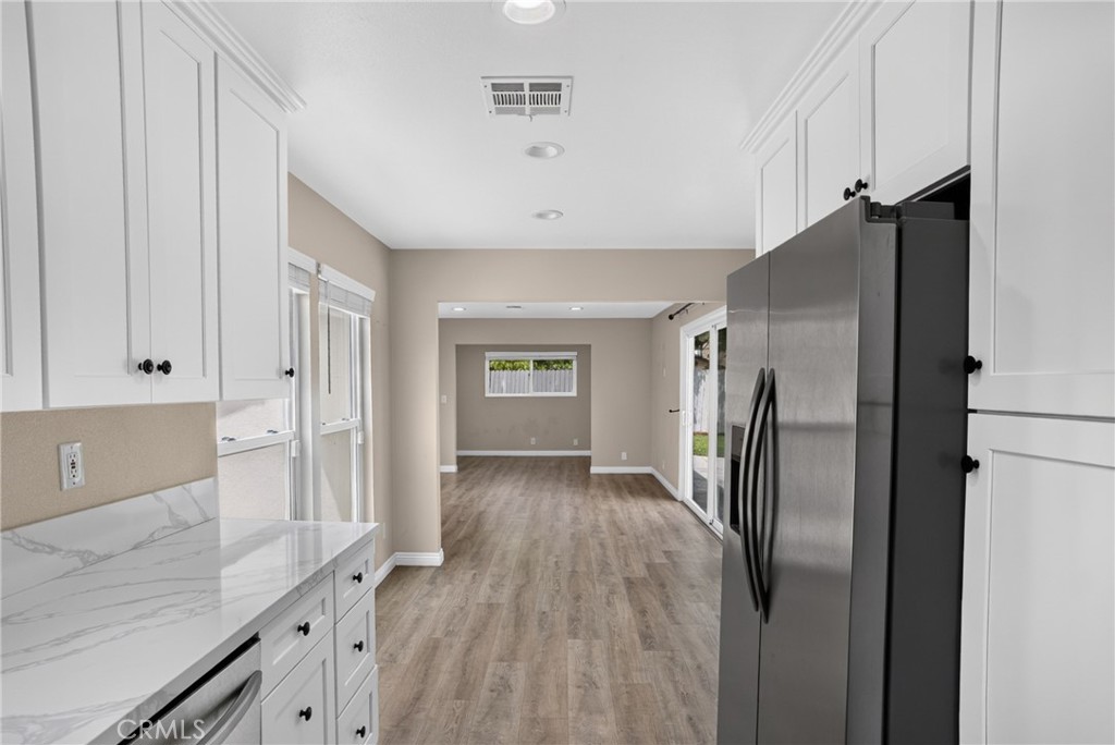 24441 Denise Place Newhall, CA 91321 - Photo 16 of 43