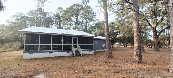 $2,150 | 11 Sea Breeze Way, Beaufort, SC 29907