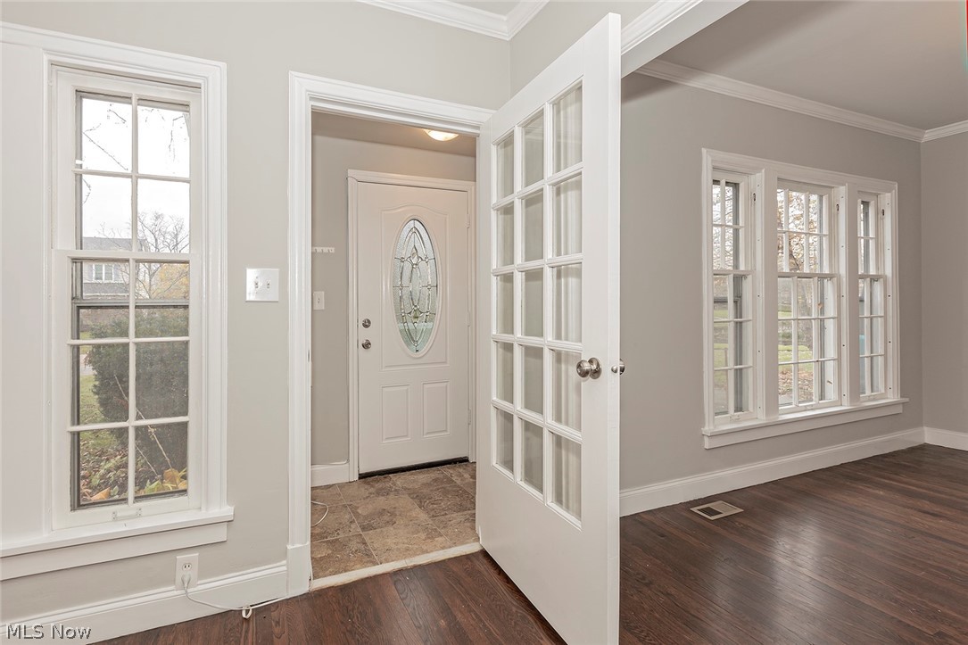 3300 Stockholm Road Cleveland, OH 44120 - Photo 10 of 35