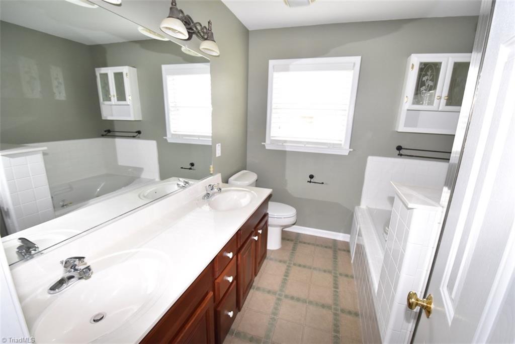 1812 Hanford Hills Road Graham, NC 27253 - Photo 13 of 20 Gallery Image 13