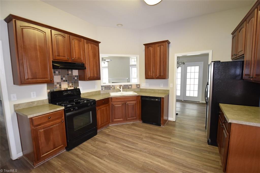 1812 Hanford Hills Road Graham, NC 27253 - Photo 8 of 20 Gallery Image 8