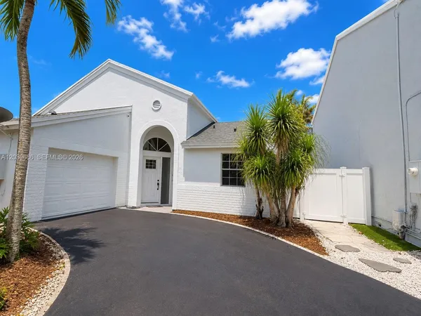 $4,850 | 10791 Southwest 10th Place, Davie, FL 33324