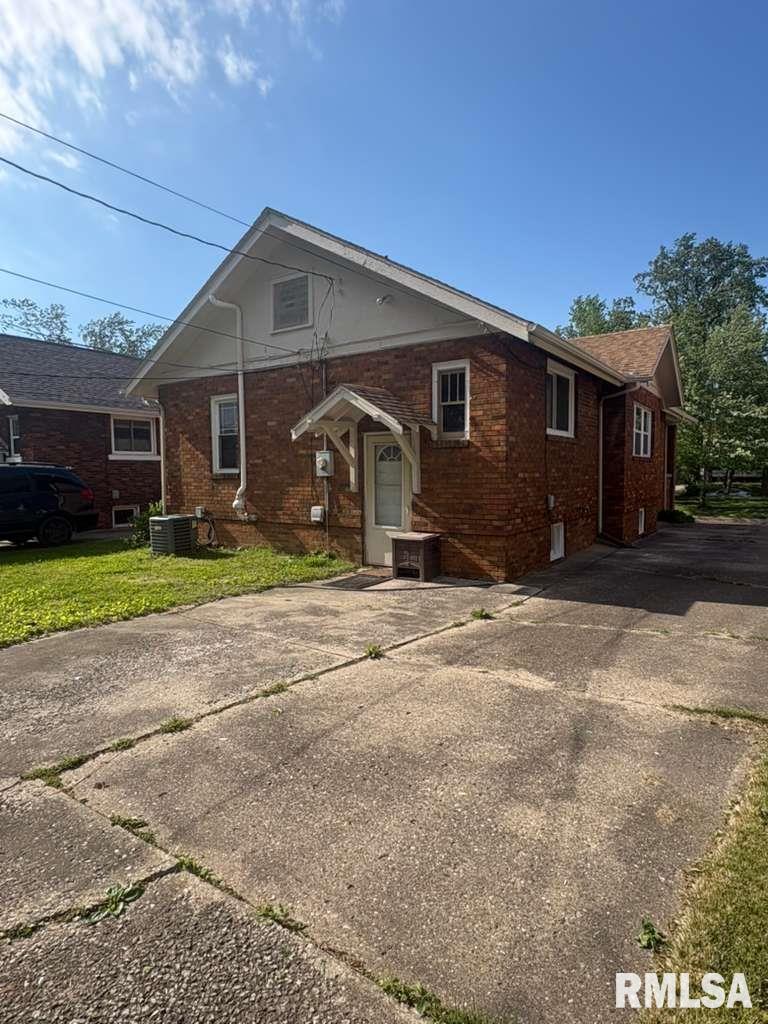 512 Broad Place Springfield, IL 62703 - Photo 4 of 28