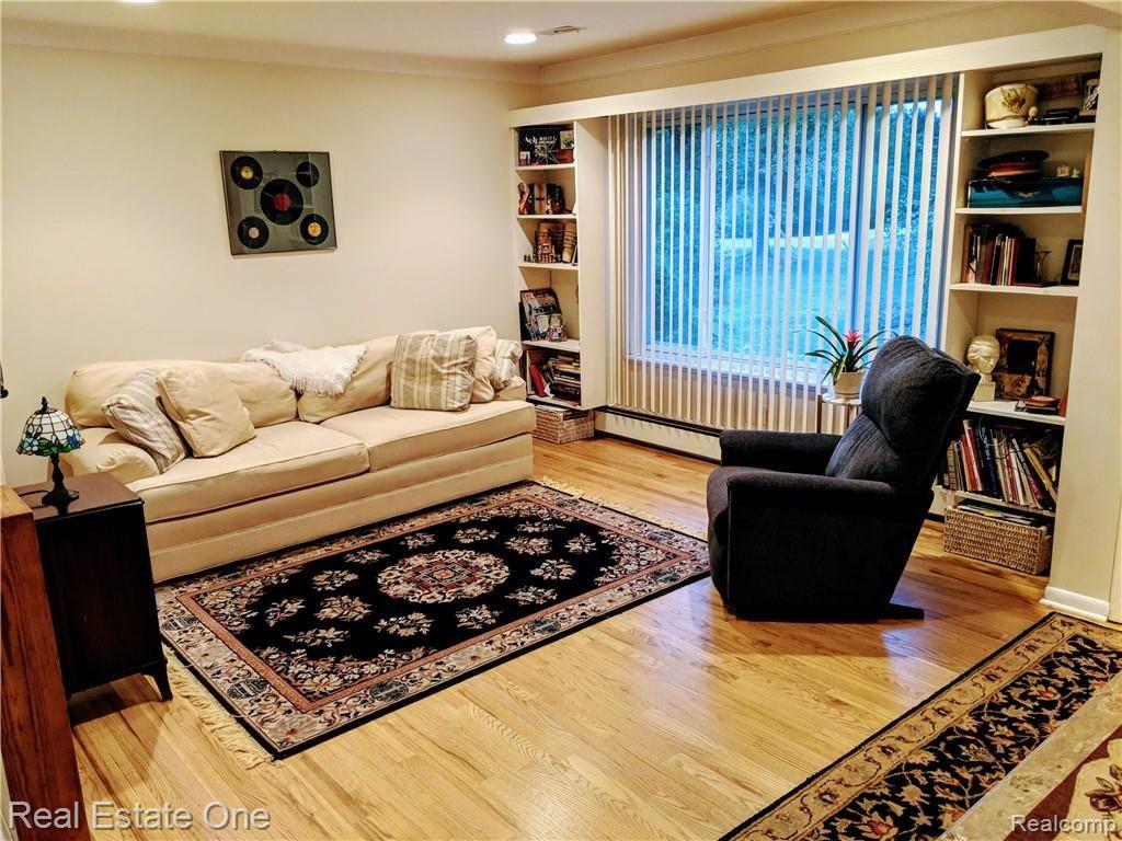 1249 Green Ridge Road Rochester Hills, MI 48309 - Photo 8 of 38