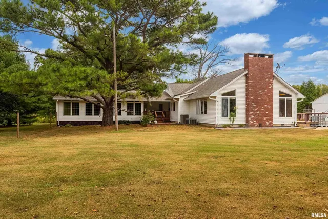 $568,800 | 17127 Highway 51, De Soto, IL 62924