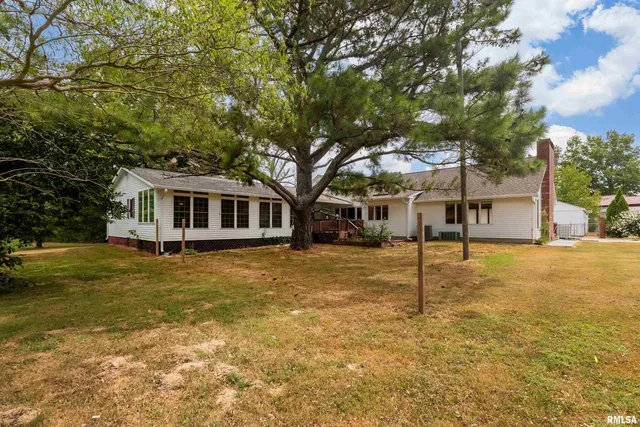 $568,800 | 17127 Highway 51, De Soto, IL 62924