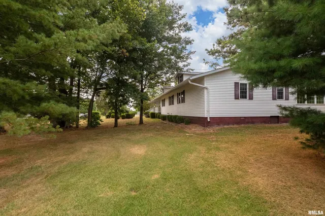 $568,800 | 17127 Highway 51, De Soto, IL 62924