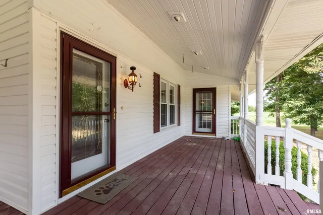 $568,800 | 17127 Highway 51, De Soto, IL 62924