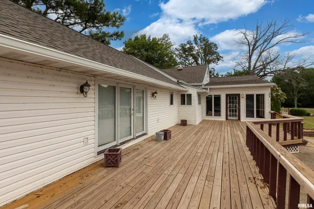 $568,800 | 17127 Highway 51, De Soto, IL 62924