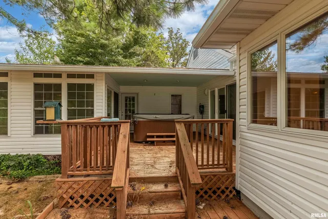 $568,800 | 17127 Highway 51, De Soto, IL 62924