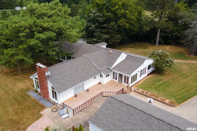 $568,800 | 17127 Highway 51, De Soto, IL 62924