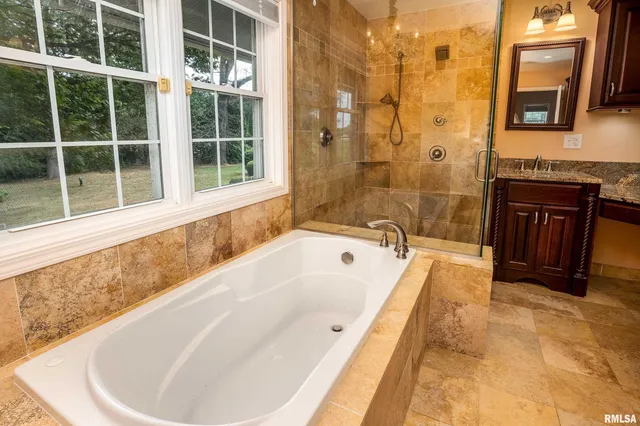 $568,800 | 17127 Highway 51, De Soto, IL 62924