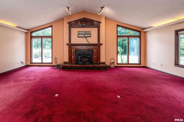 $568,800 | 17127 Highway 51, De Soto, IL 62924