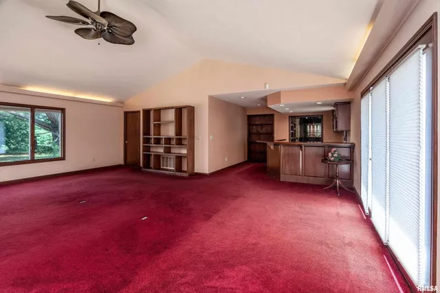 $568,800 | 17127 Highway 51, De Soto, IL 62924