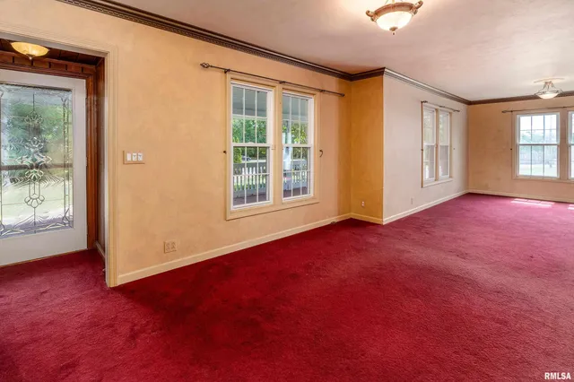 $568,800 | 17127 Highway 51, De Soto, IL 62924