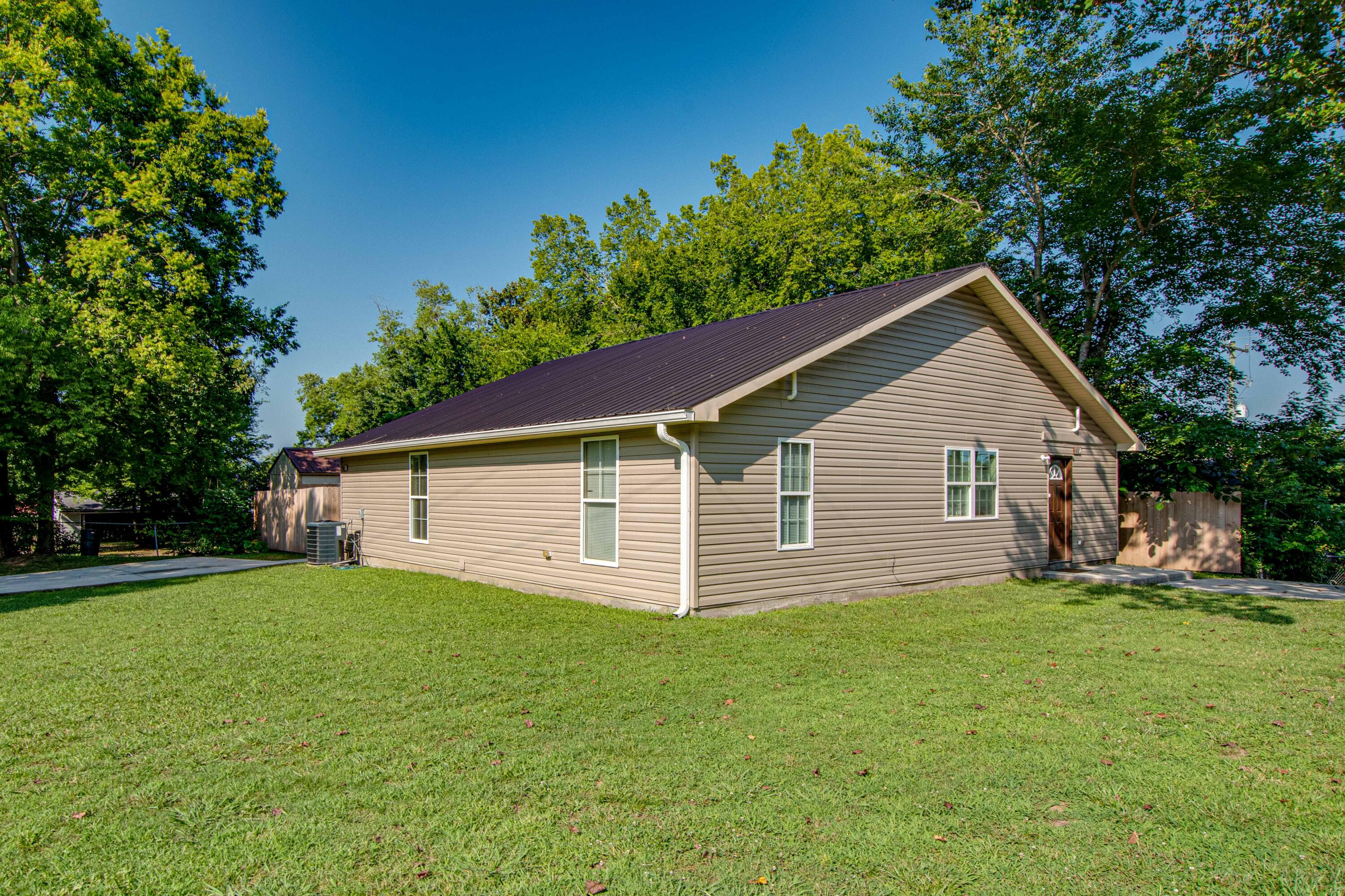 650 4th St SE-1