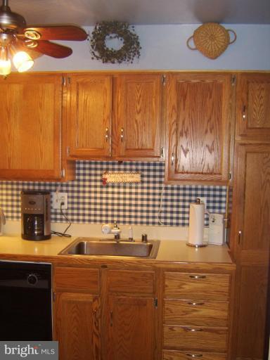 8322 Wyton Road Towson, MD 21286 - Photo 4 of 20 Kitchen