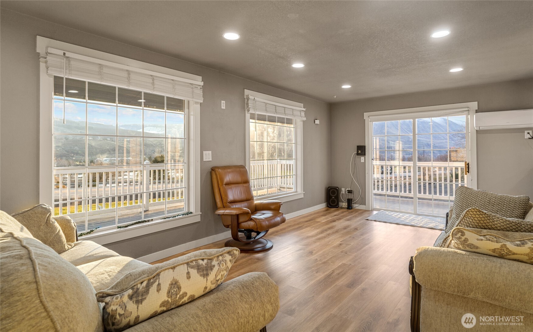 2440 Rock Island Road East Wenatchee, WA 98802 - Photo 5 of 31