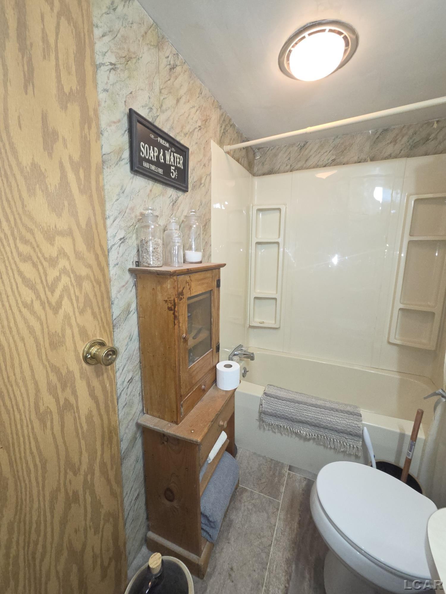 942 Munith Road Jackson, MI 49201 - Photo 47 of 50 50222367-77c03d0f-375a-4db8-a9ed-67fdffeddeb0.JPG