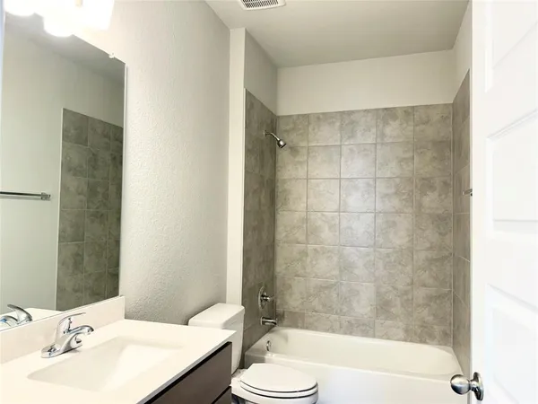 $1,900 | 2702 Paragon Fox Drive, Manor, TX 78653