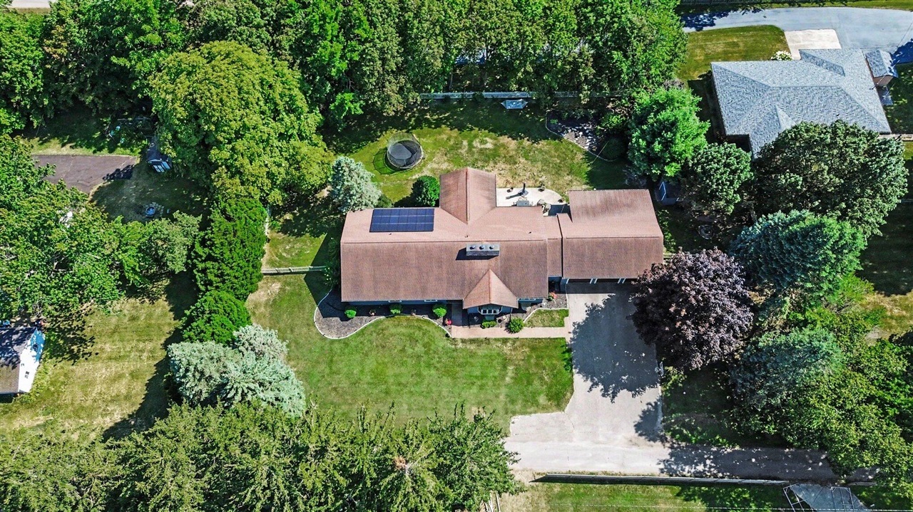 2390 Sycamore Path St. Joseph, MI 49085 - Photo 3 of 53 Gallery Image 3