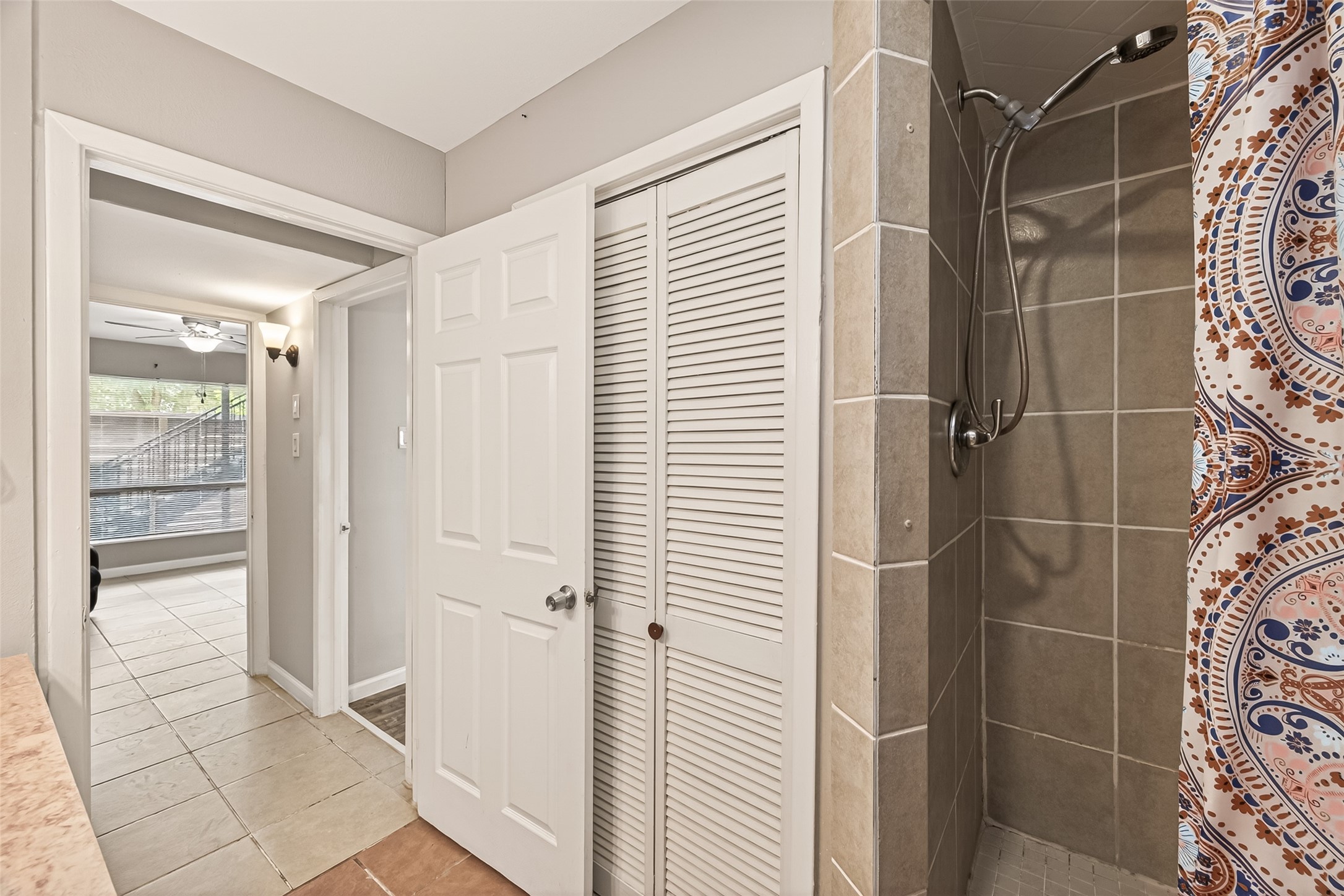 1529 Wirt Road, Unit 1 Houston, TX 77055 - Photo 11 of 16 a bathroom with a shower