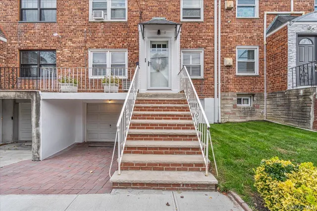 $1,575,000 | 210-08 41st Avenue | Bayside