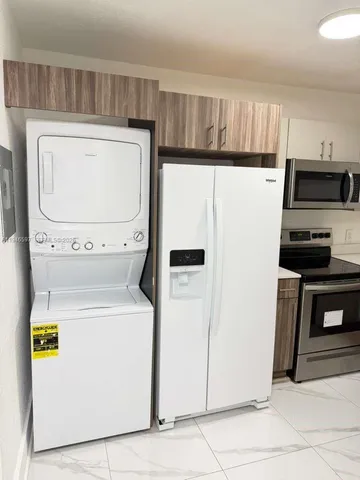 $2,600 | 2796 Southwest 34th Court, Unit 2796, Miami, FL 33133